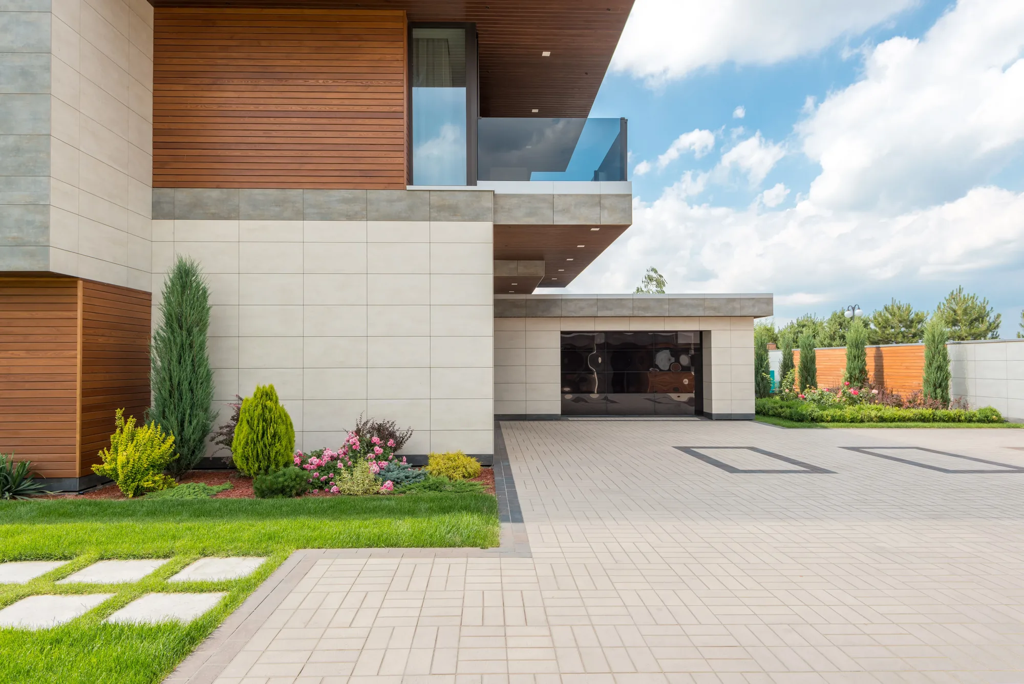 Residential garage door in Lakewood